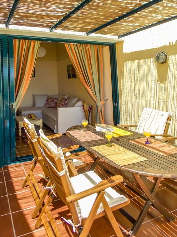 Manto On The Beach Apartments Барбаті Екстер'єр фото